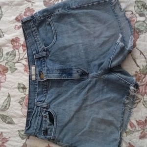Levi jean shorts 14